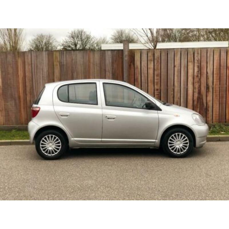 Toyota Yaris GERESERVEERD!!!