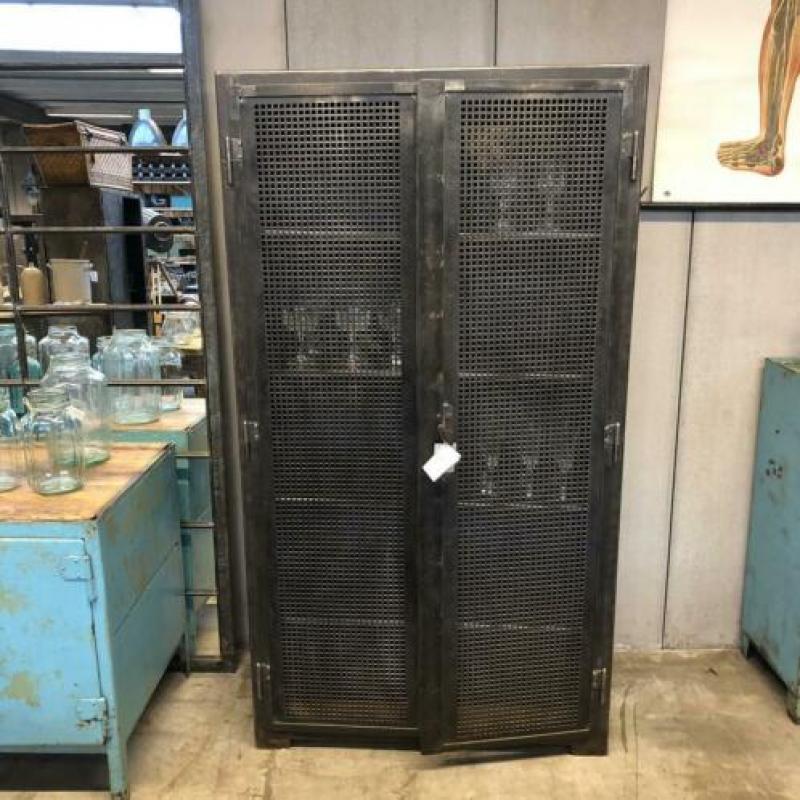 Industriële gaaskast, kast, industrieel, vintage, werkplaats