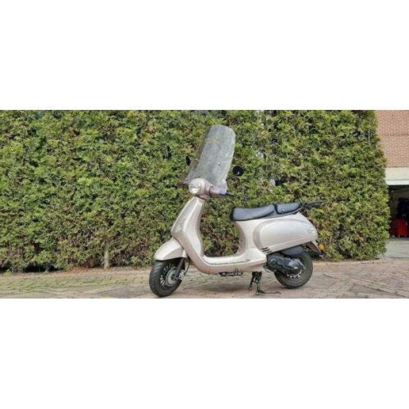 Te koop AGM VX50