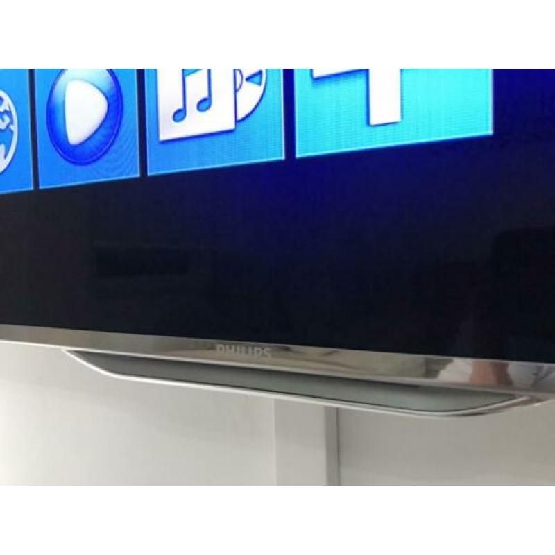 Philips 46PFL7007 Smart LED 3D TV Ambilight 46inch zilver