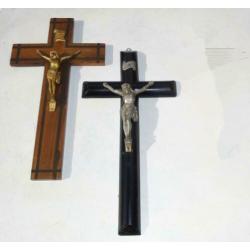 Kruisbeeld, crucifix, 2 stuks antiek E