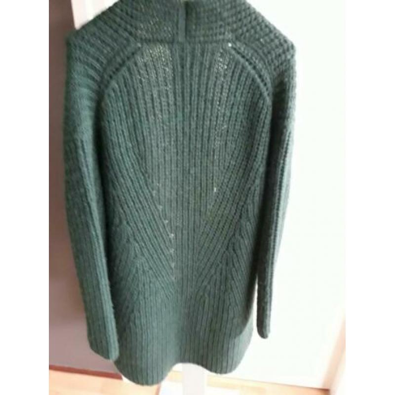Closed vest