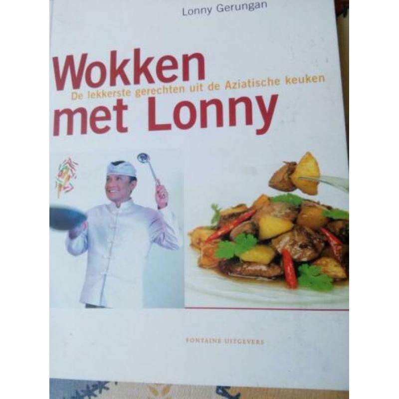 Lonny gerungan. Wokken met lonny.