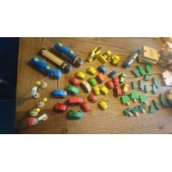 Groot pakket houten garages, wegdelen en accessoires