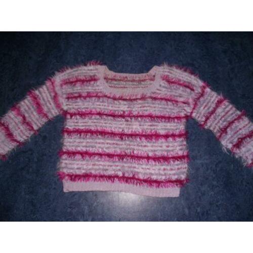Te koop lila / cerise pluche wol / angora trui, handmade: M