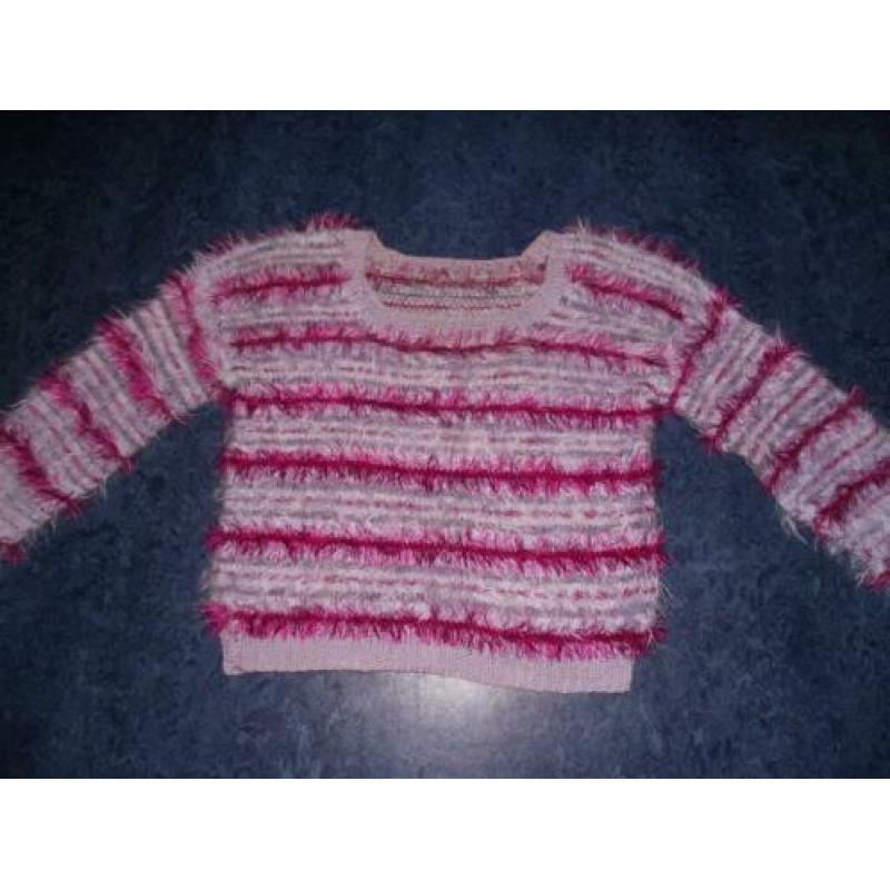 Te koop lila / cerise pluche wol / angora trui, handmade: M