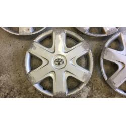 Set originele 14 inch Toyota wieldoppen