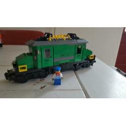 2 x Lego treinset incl station en veel rails