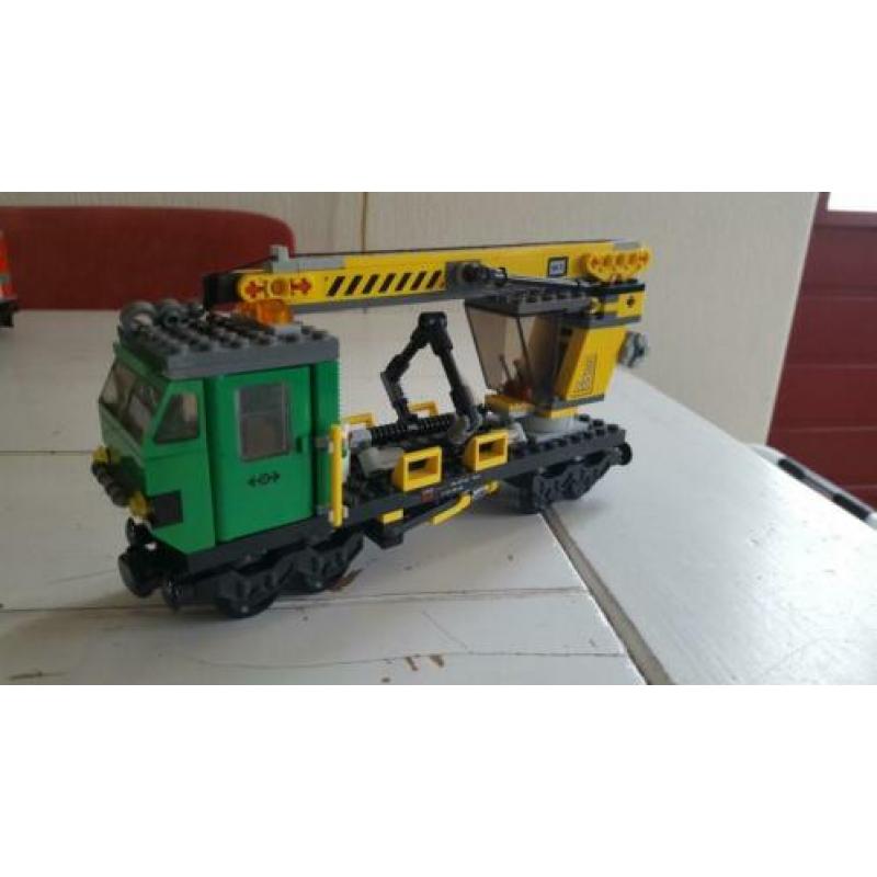 2 x Lego treinset incl station en veel rails
