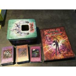 Grote yu gi oh verzameling met blue eyes 1st edition.