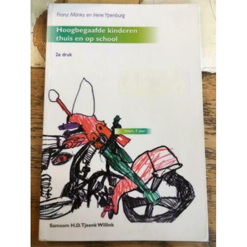 Hoogbegaafde kinderen thuis en op school. Mönks en Ypenburg