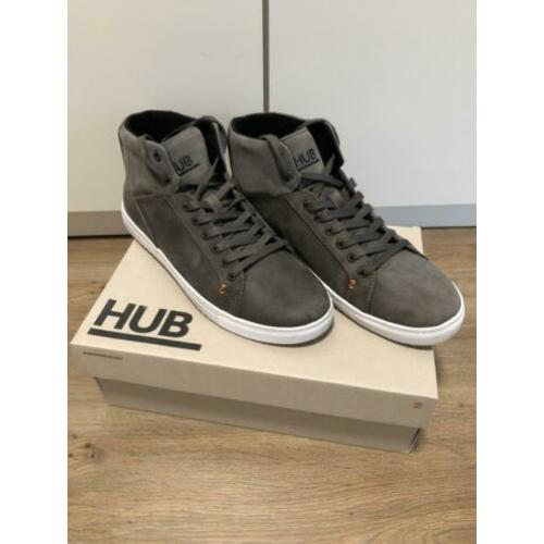 Hub schoen grijs met witte zool maat 45