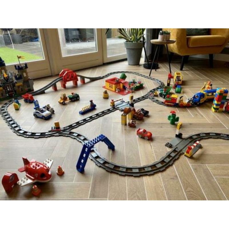 Grote duplo partij mét elektrische trein