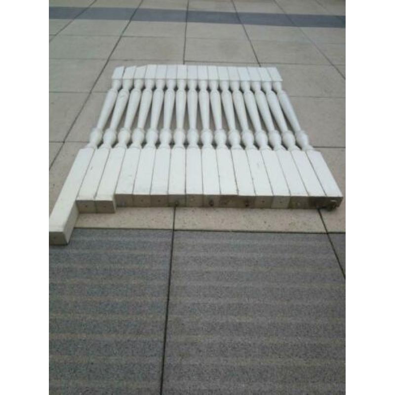 Paaltjes trap / balustrade 16 stuks
