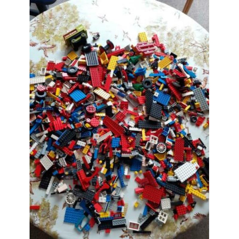 Losse oude lego met 15 wegplaten