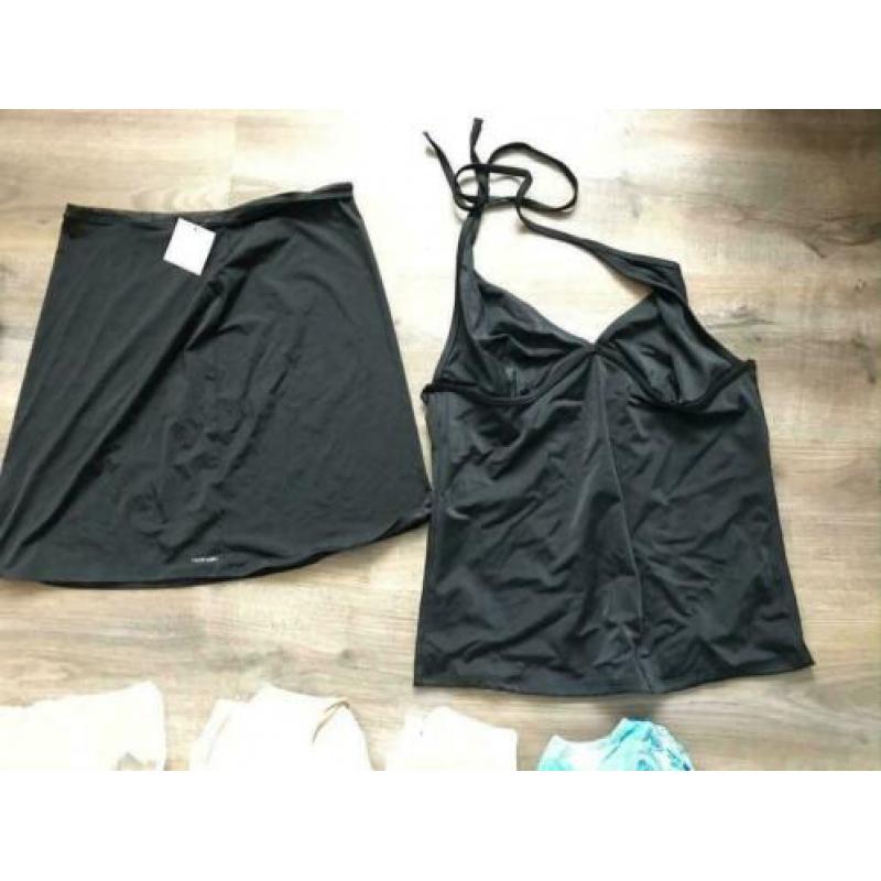 30 stuks lingerie (o.a. bh's, strings en slipdresses)