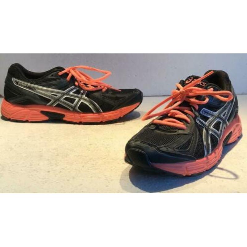ASICS HARDLOOP RUNNING SCHOENEN ZWART maat 39,5