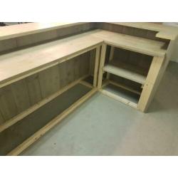 Robuuste hoekbar van steigerhout
