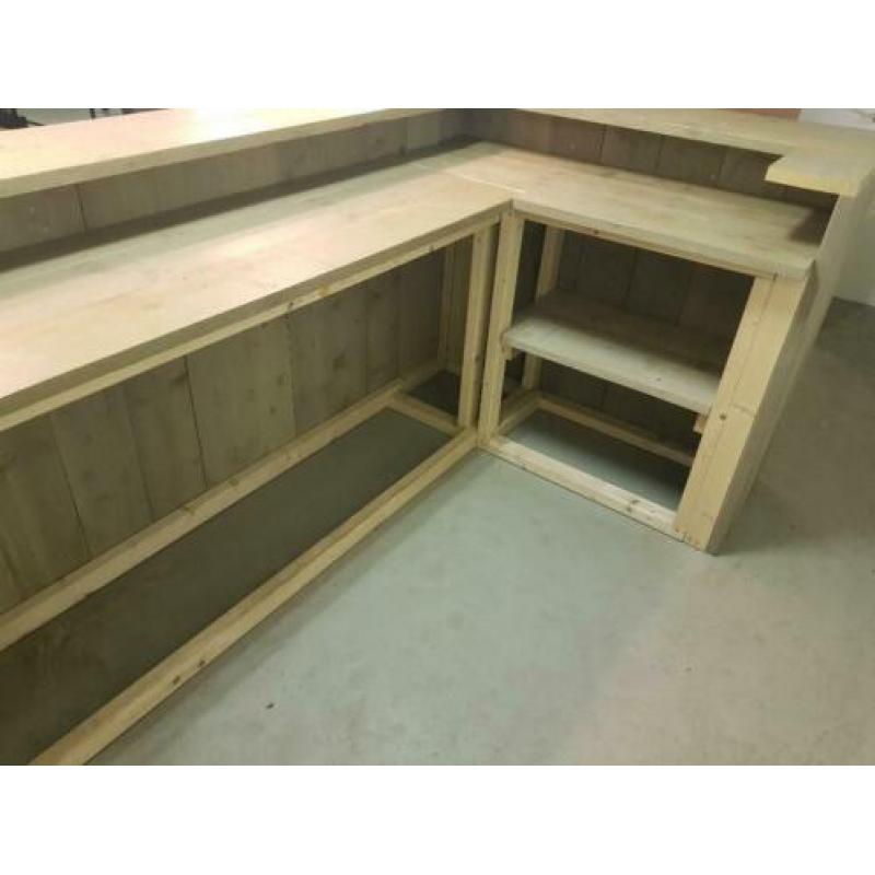 Robuuste hoekbar van steigerhout