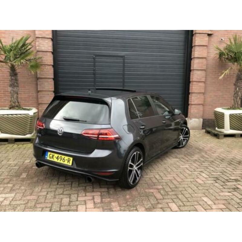 Volkswagen Golf 1.4 TSI GTE + Panoramadak + Navi + Leder + P