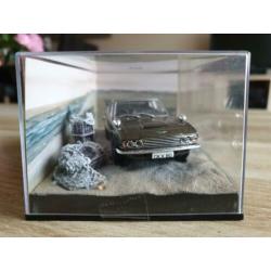 Nr.12 Aston Martin DBS James Bond Diorama 1:43 ( UH)
