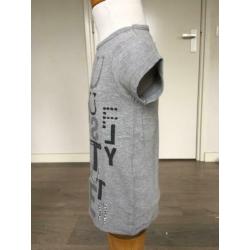 NAME IT shirt grijs met letters mt 92 nette staat D4