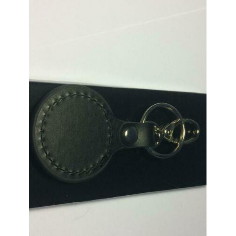 sheaffer pin en sleutelhanger 100 jaar bestaan zie foto's