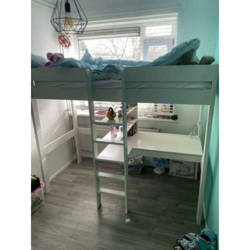 Hoogslaper met bureau onderbouw