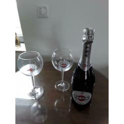12 Martini glazen op voet, Martiniglazen