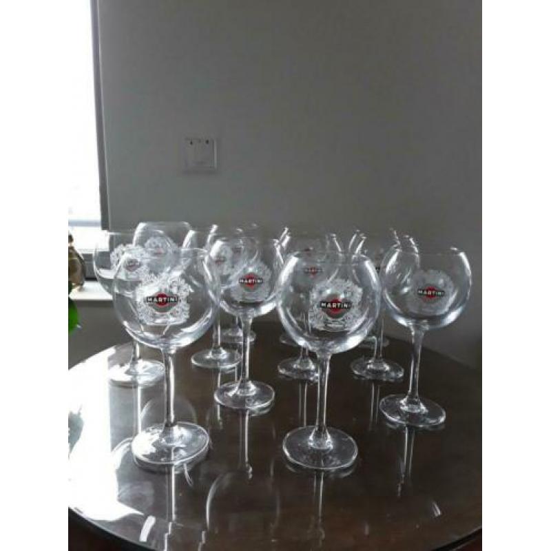 12 Martini glazen op voet, Martiniglazen