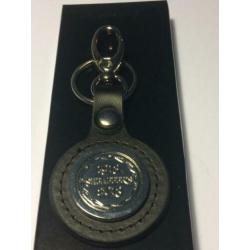 sheaffer pin en sleutelhanger 100 jaar bestaan zie foto's