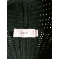 Closed vest