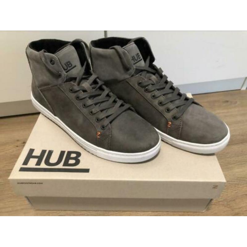 Hub schoen grijs met witte zool maat 45