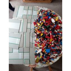 Losse oude lego met 15 wegplaten