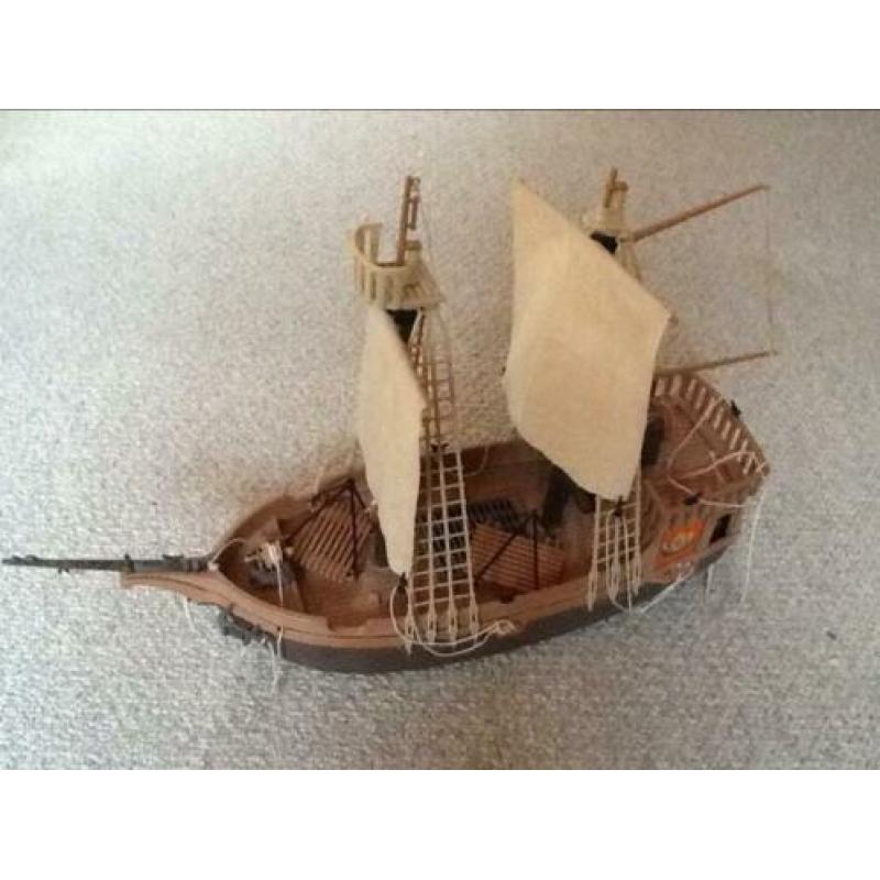Auto's, Ruimtevaart, Piratenschip, onderdelen uitgesorteerd