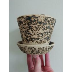 Mooie vintage berkenbast /chamotte hangpot in nette conditie