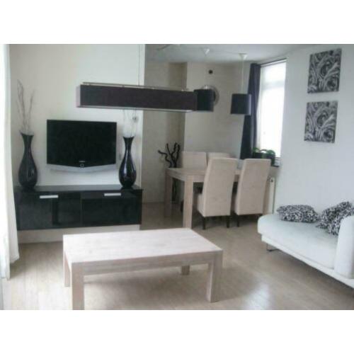 Massief eiken white wash salontafel, eettafel en 4 stoelen