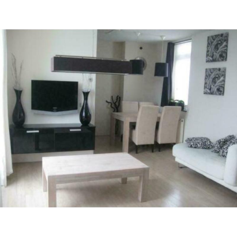 Massief eiken white wash salontafel, eettafel en 4 stoelen