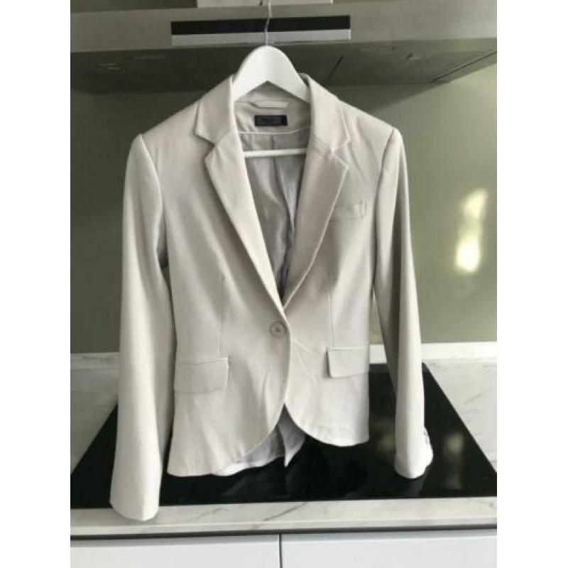 Beige dames colbert maat 38