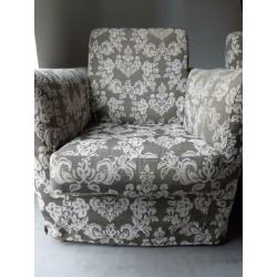 2 nette en stevig zittende fauteuils