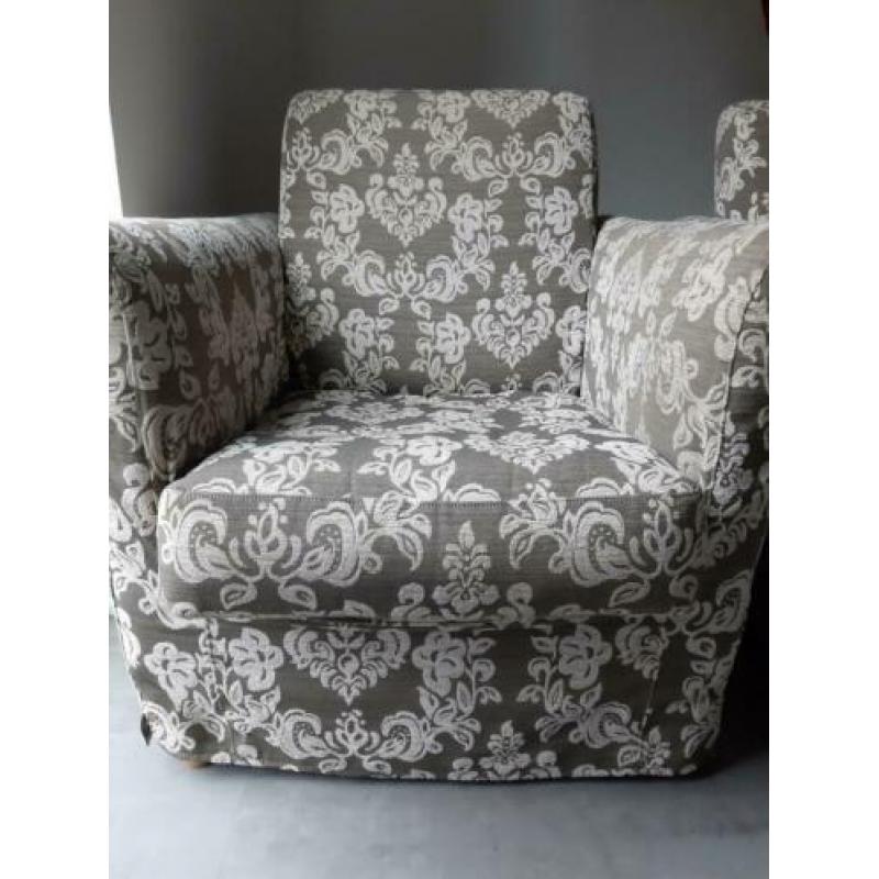 2 nette en stevig zittende fauteuils