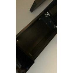 Wandkastjes 2x & wandplanken 2x