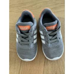 Adidas baby schoenen maat 20/21
