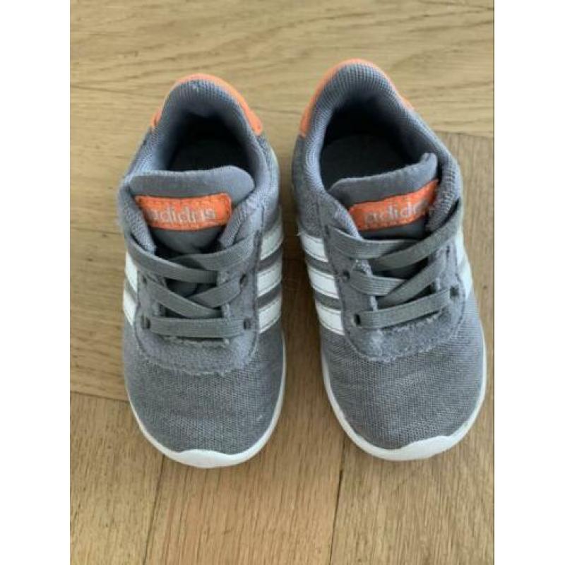 Adidas baby schoenen maat 20/21