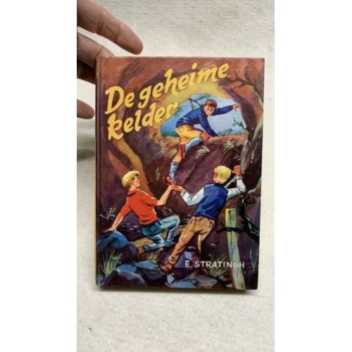 Boek De geheime kelder door E Stratingh