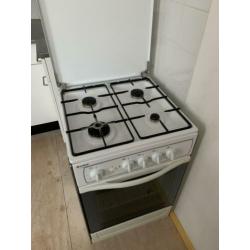 Indesit oven + gasfornuis