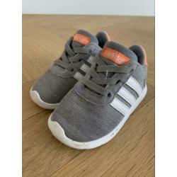 Adidas baby schoenen maat 20/21