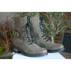 Miss Behave kaki veter boots - nieuw in doos - 39