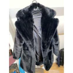 Mooie zwarte faux fur jas
