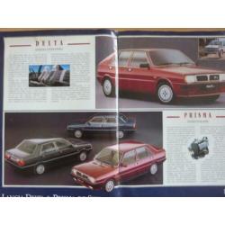 folder Lancia modellen 1989 met oa Ypsilon en Thema 8.32